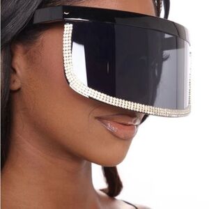 Chic Black Visor Sunglasses with Rhinestone Edge